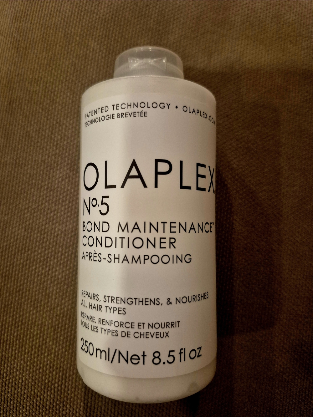 OLAPLEX No.5 Bond Maintenance Conditioner — White